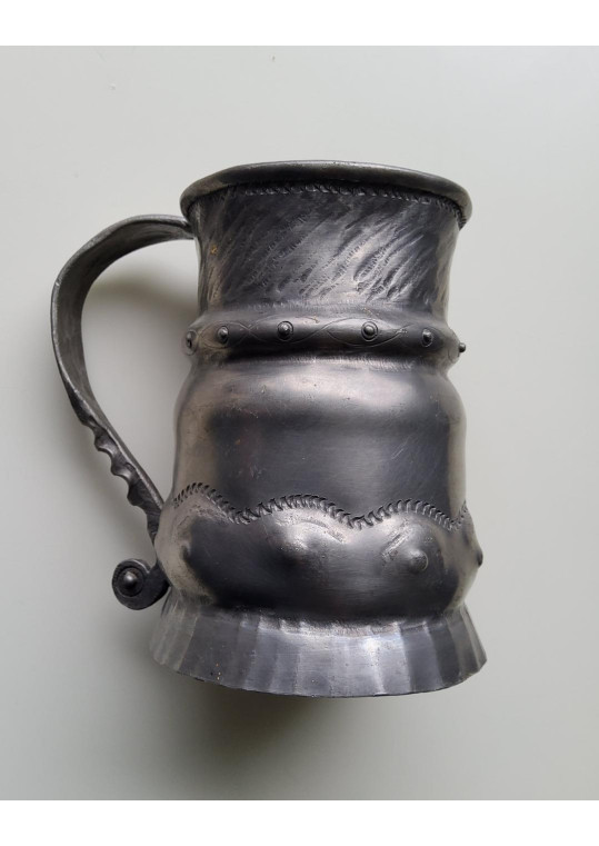 Halbă ornamentală